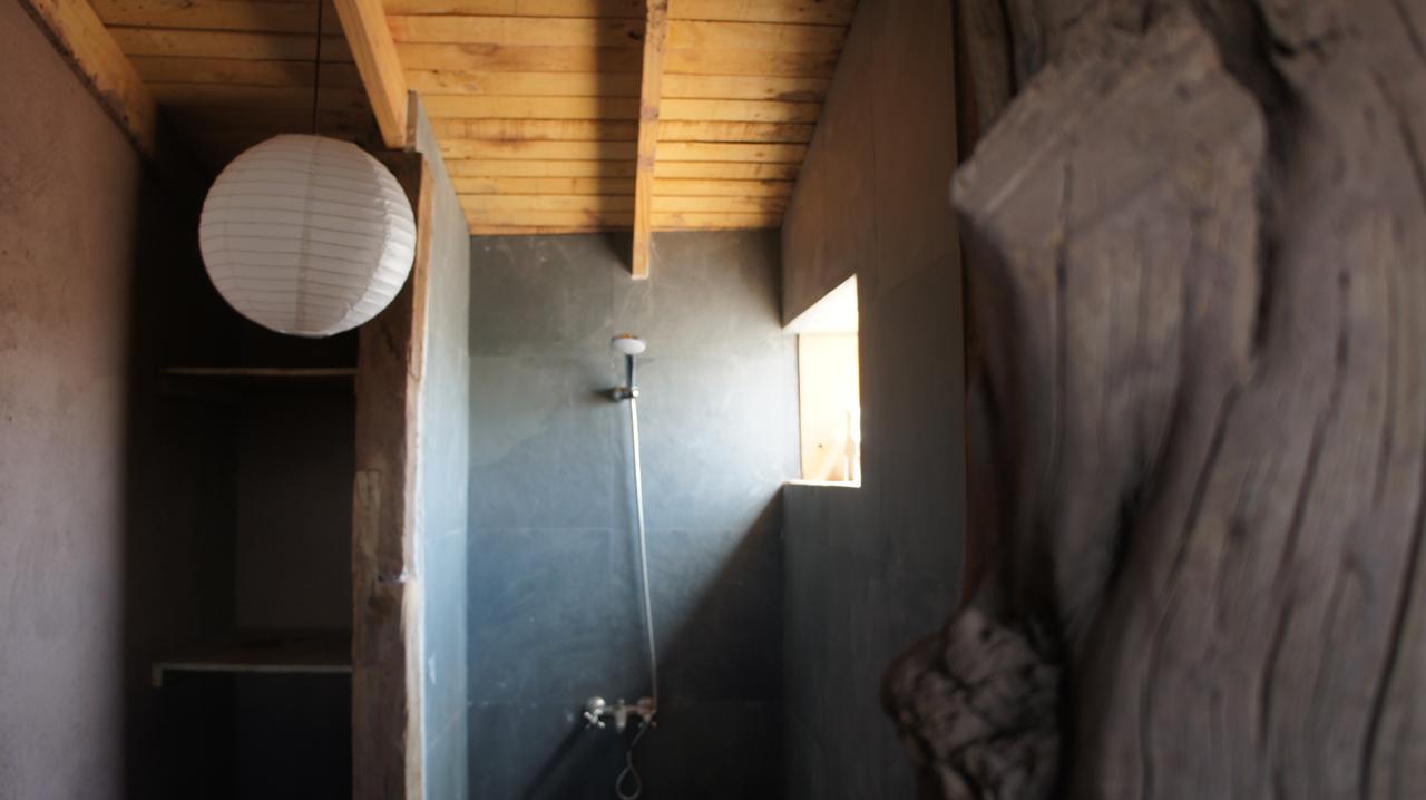 Lodge Vernacular *